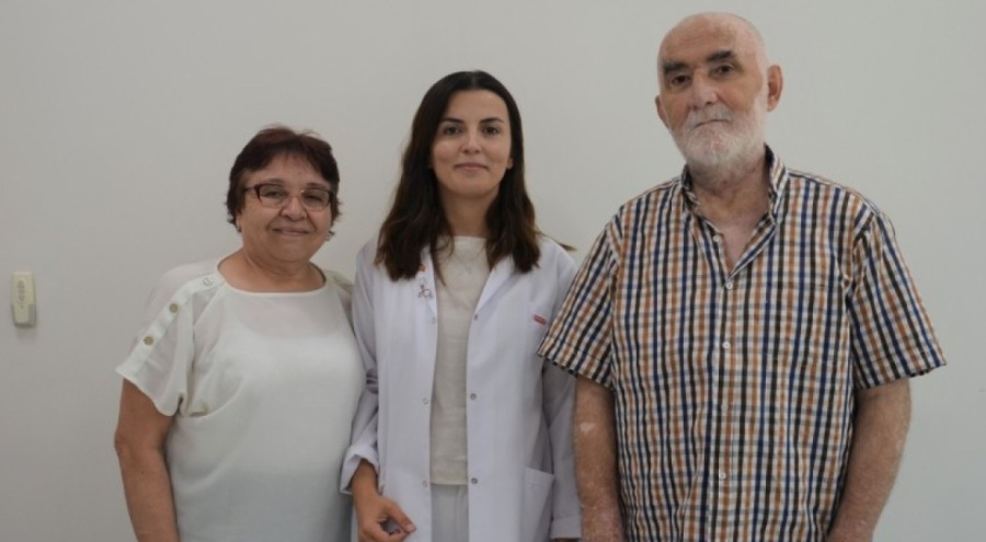 Bursa'da el ele verip 42 yıllık sigara bağımlılığından kurtuldular!