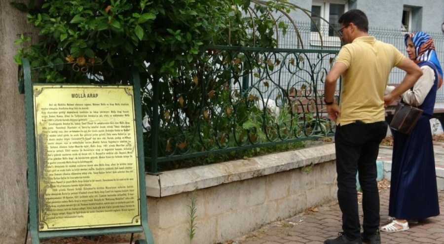 Osmanlı'nın önemli alimi Molla Arap'ın kabri, yalnızlığa terk edildi