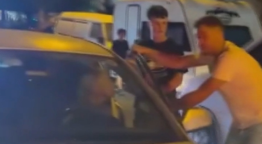 Alkollü olduğu iddia edilen kadın sürücü ortalığı birbirine kattı