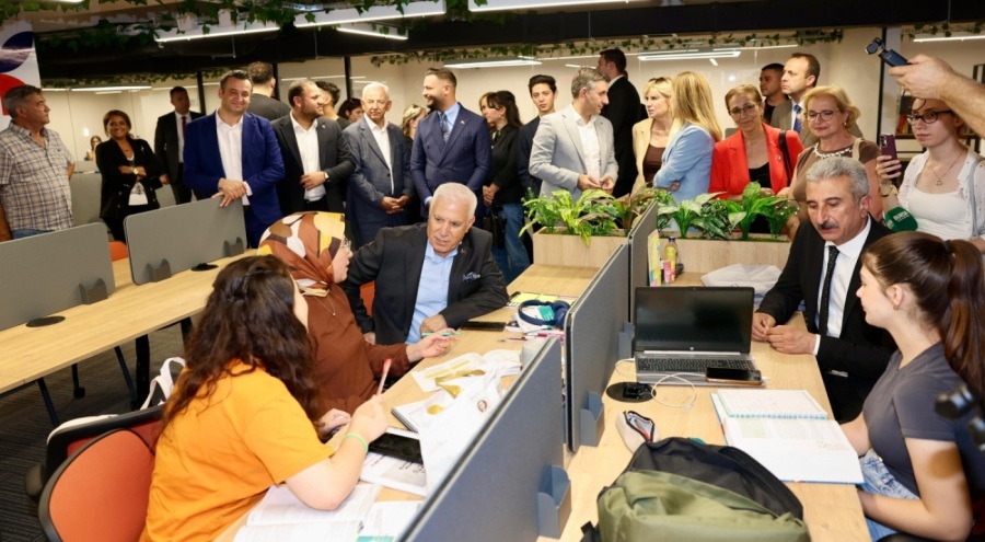 Bursa'da gençliğe yatırım sürüyor! Gemlik'e yeni Gençlik Merkezi