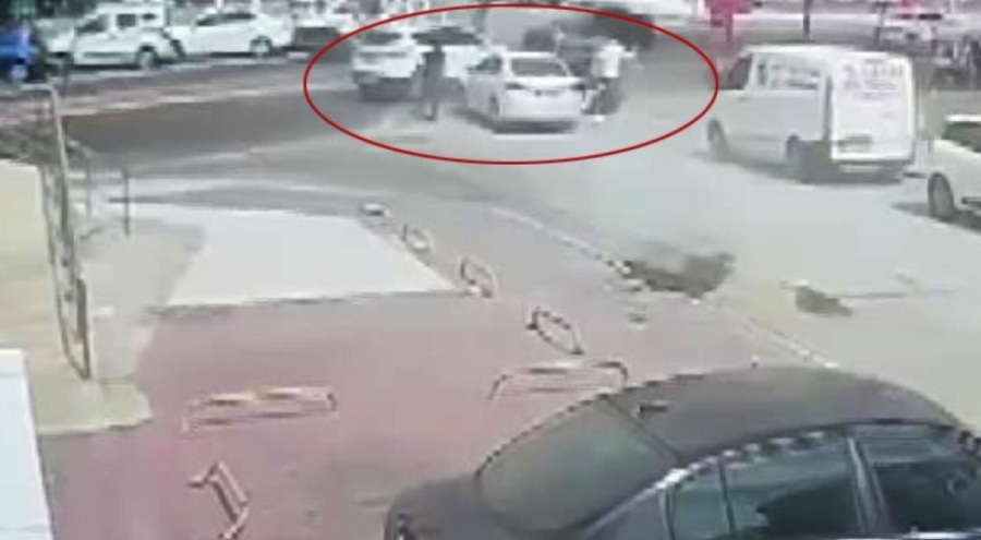 Film gibi uyuşturucu operasyonu! Kaçarken polis aracına çarpınca yakalandı