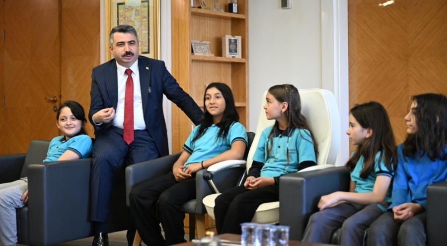 Yıldırım'da eğitime tam destek! Öğrencilere 1500 TL'lik kırtasiye yardımı