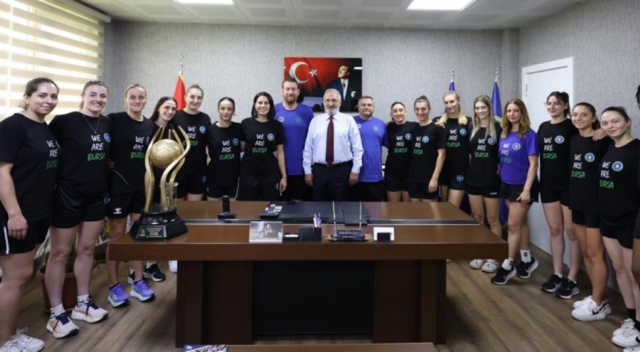 Bursa Büyükşehir Belediyespor Kadın Hentbol Takımı'nda imzalar atıldı