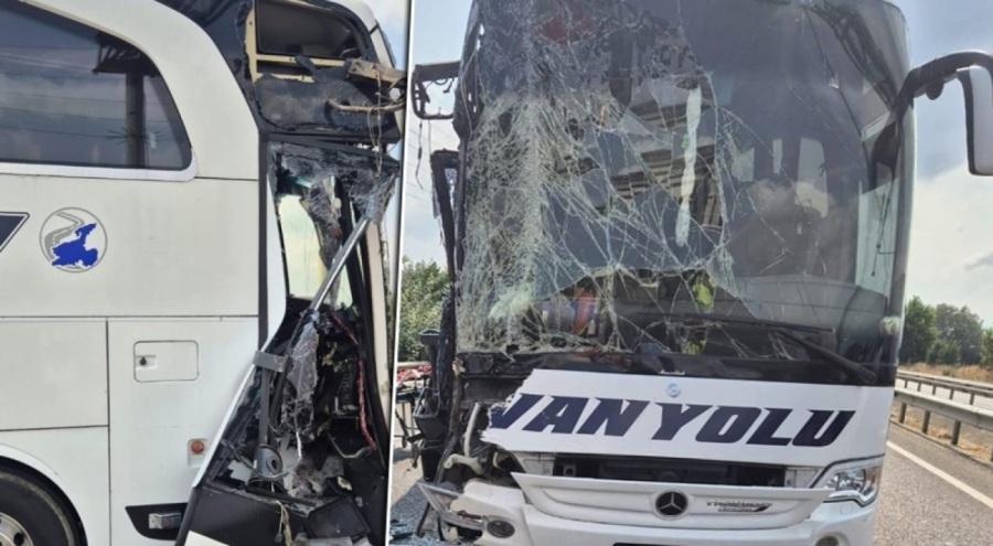 Bursa'da yolcu otobüsü ile tır çarpıştı