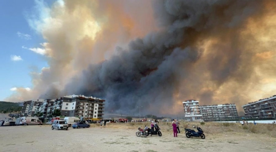 Çanakkale orman yangını büyüyor! Boğaz trafiğe kapatıldı,