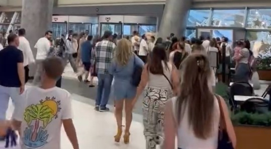 Bursa'daki AVM'lerde deprem paniği