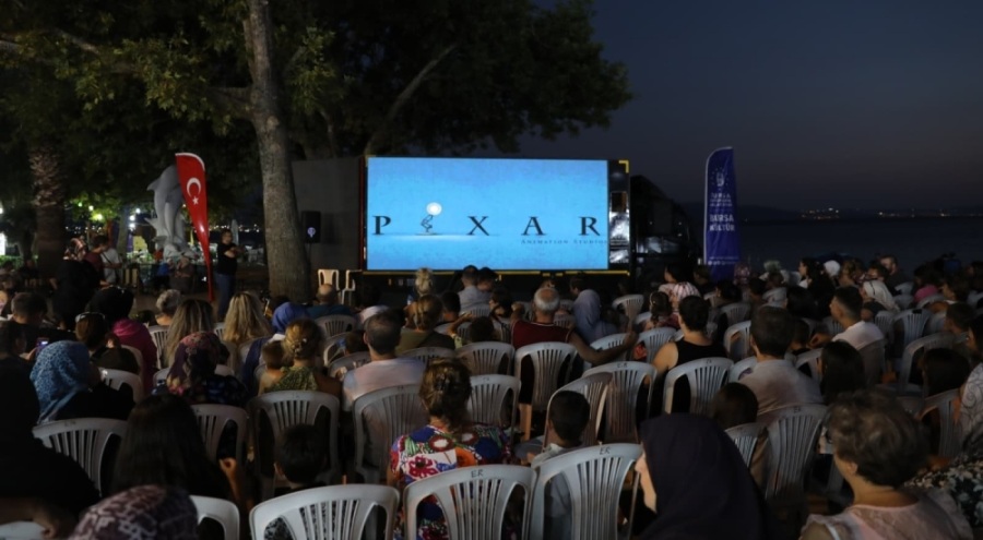 'Kamyoled' ile açık havada sinema keyfi