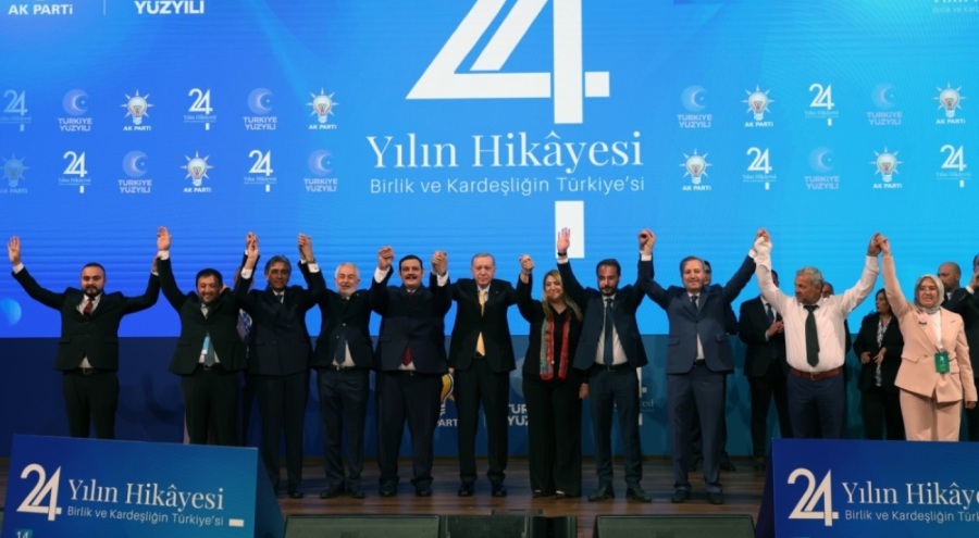 9 belediye başkanı AK Parti'ye katıldı