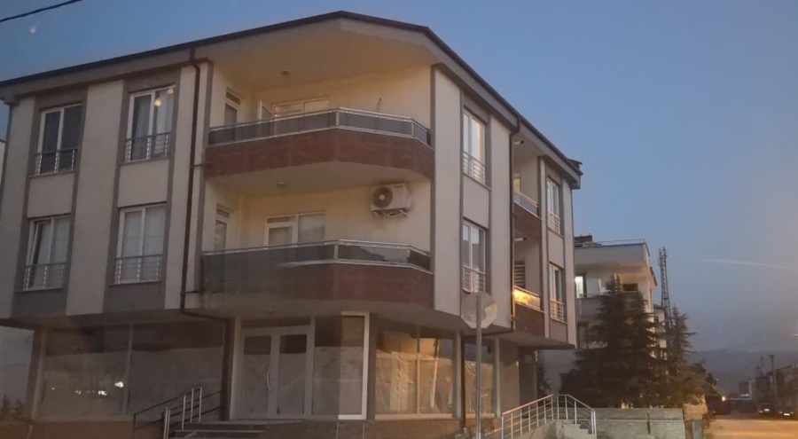 2. kattan düşen 1,5 yaşındaki çocuk yaralandı