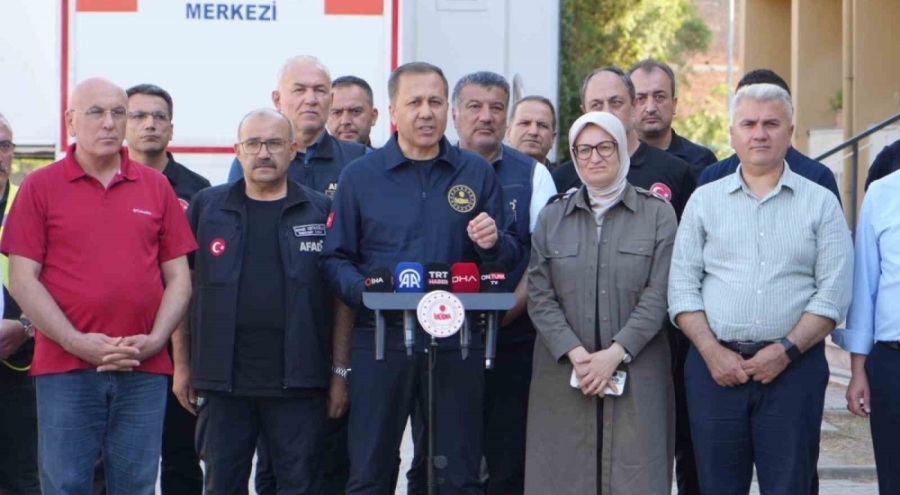 Bakan Yerlikaya: "831 bağımsız bölümün yıkık yada hasarlı olarak tespit edildi"