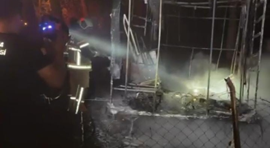 Bursa'da park halindeki karavan kül oldu