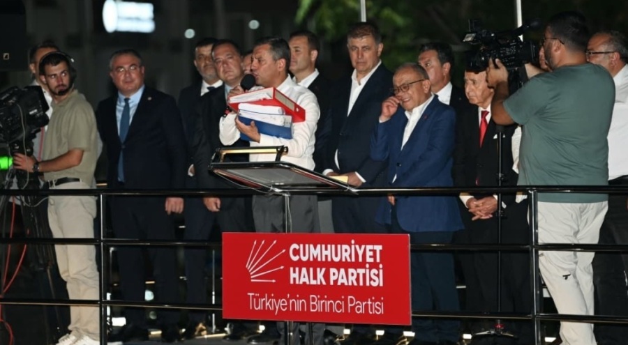 CHP Genel Başkanı Özel, Aydın'da miting düzenledi