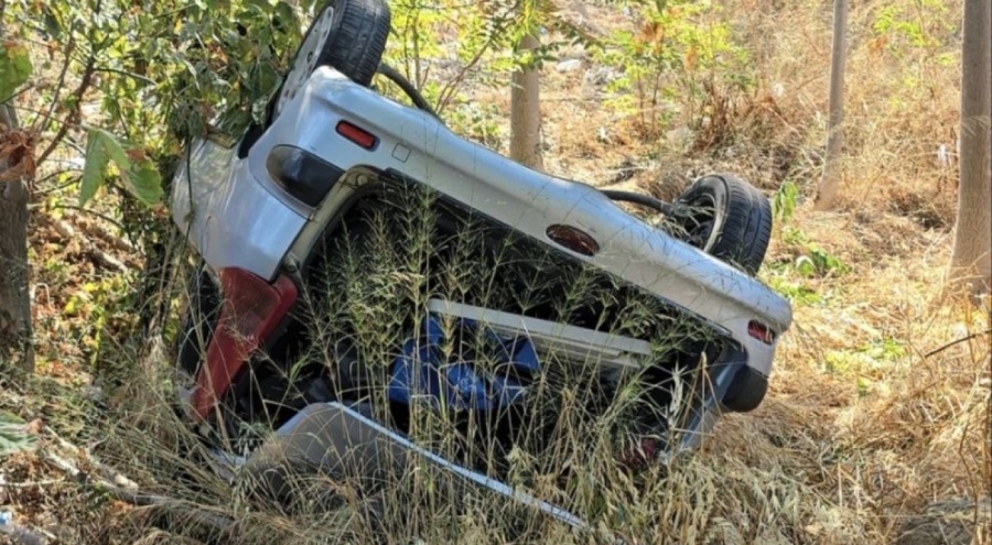 Uçuruma yuvarlanan otomobil sürücüsü yaralandı