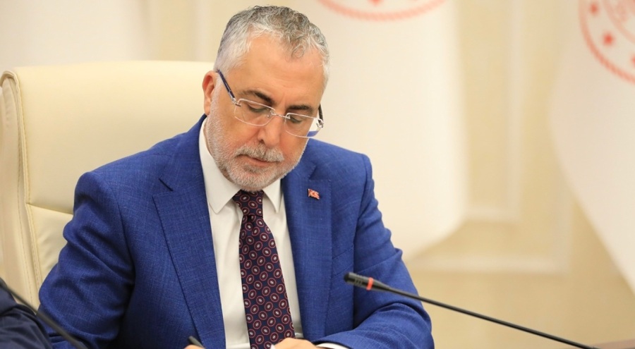 Bakan Işıkhan: "11 hizmet kolunun tamamında imzalarımızı attık"