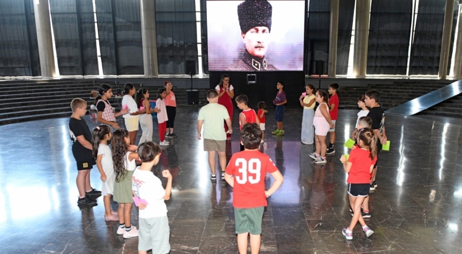 Osmangazi'de çocuklara tarih ve edebiyatı sevdiren buluşma