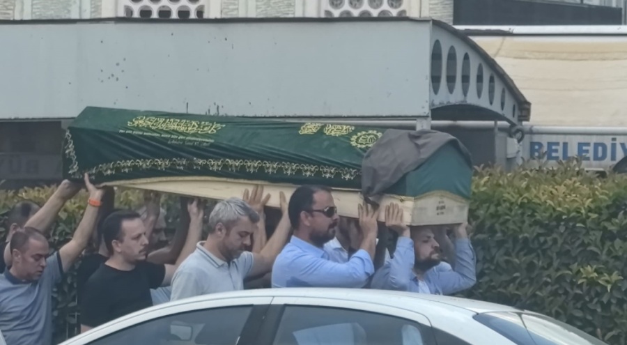 Kreş havuzunda fenalaşan Berra, gözyaşlarıyla toprağa verildi