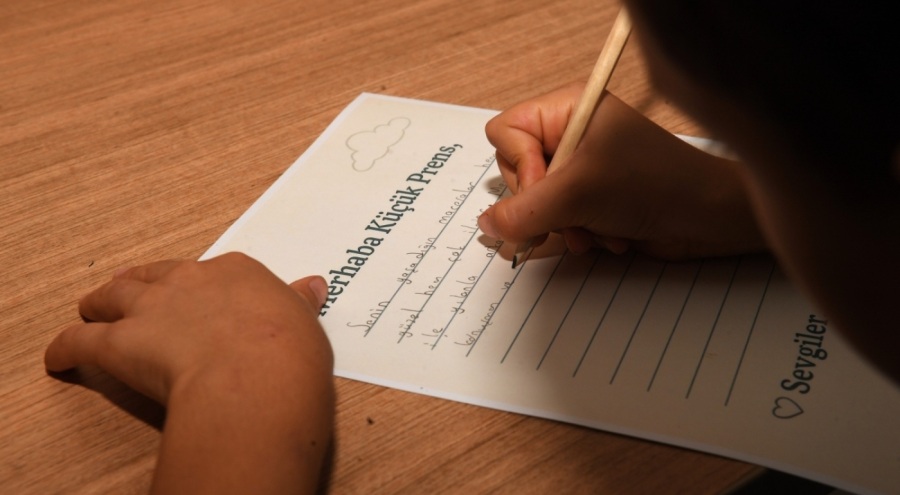 Osmangazi'de çocuklar mektup yazma alışkanlığı kazandı