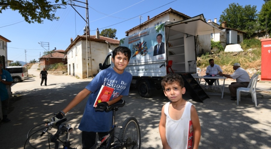 Gezici Kütüphane 1 Yıldır Yollarda