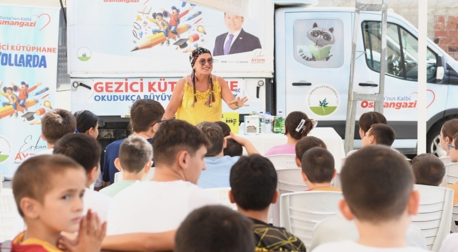 Gezici Kütüphane Çocukları Bilgiyle Donatıyor
