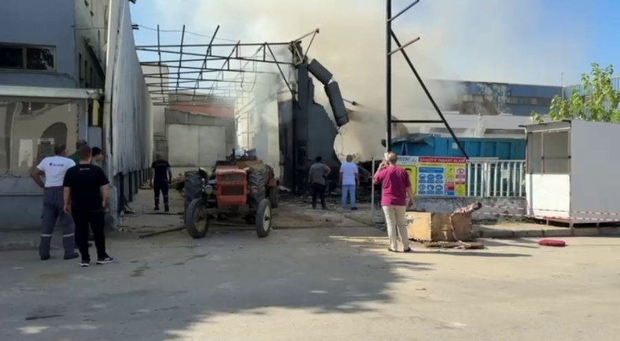 Bir kıvılcım yıkımı süren fabrikayı küle çevirdi