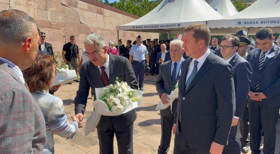 Celal Bayar kabri başında anıldı