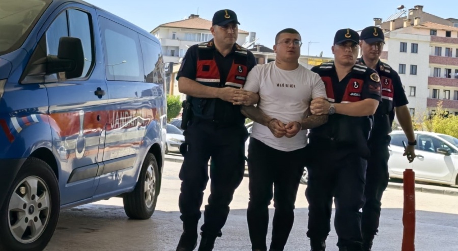 Kavgayı ayırmaya çalışan özel güvenlik görevlisini bıçaklayan saldırgan tutuklandı