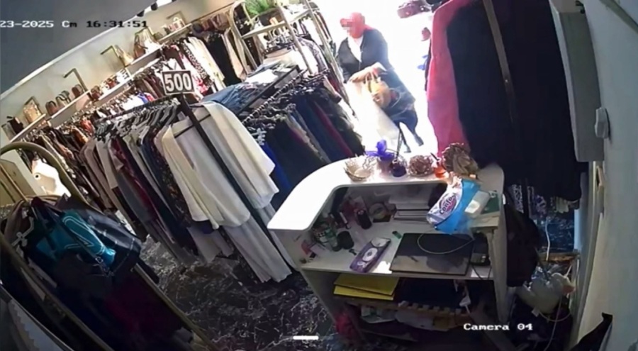 Geldi, 10 saniyede çaldı ve gitti