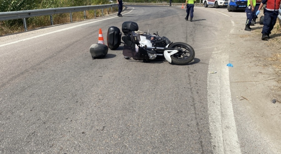 Bursa'da devrilen motosiklet bariyerlere çarptı: Baba öldü, kızı ağır yaralandı