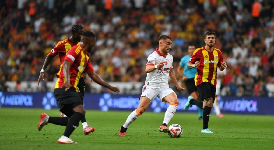 Haftayı lider tamamladı! Galatasaray, Kayseri'de farka koştu