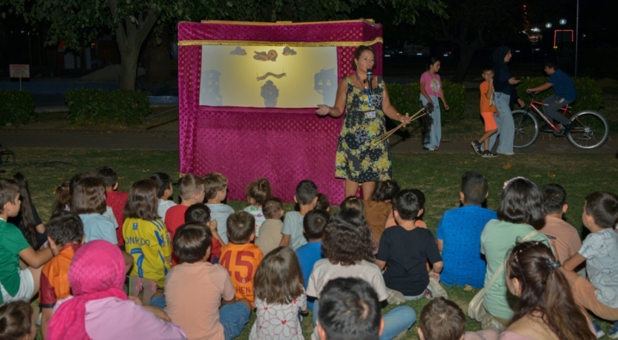 Karagöz Bursalıların gönlüne perde kurdu