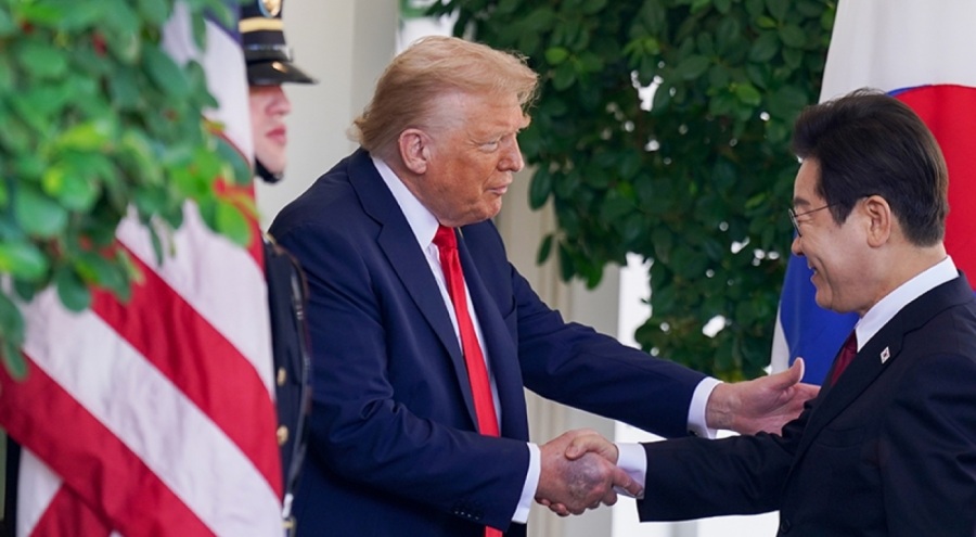 Trump'ın elindeki morluk hakkında Beyaz Saray'dan açıklama