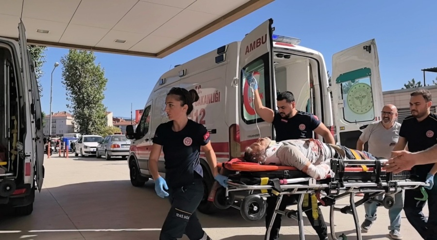 Asansör boşluğuna düşen işçi ağır yaralandı