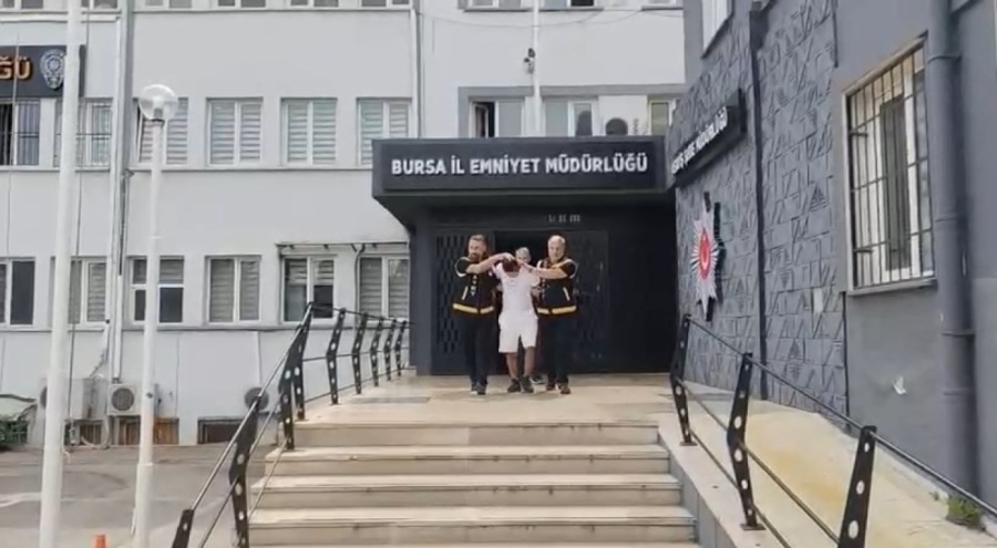 Bursa'da 3 çocuk annesi eşini, bıçakla öldüren koca adliyeye sevk edildi