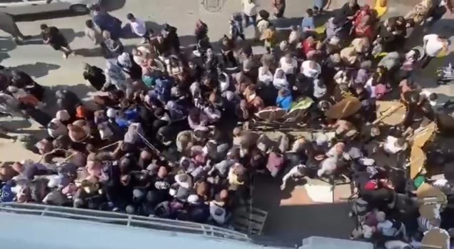 İndirim değil, eziyet kuyruğu