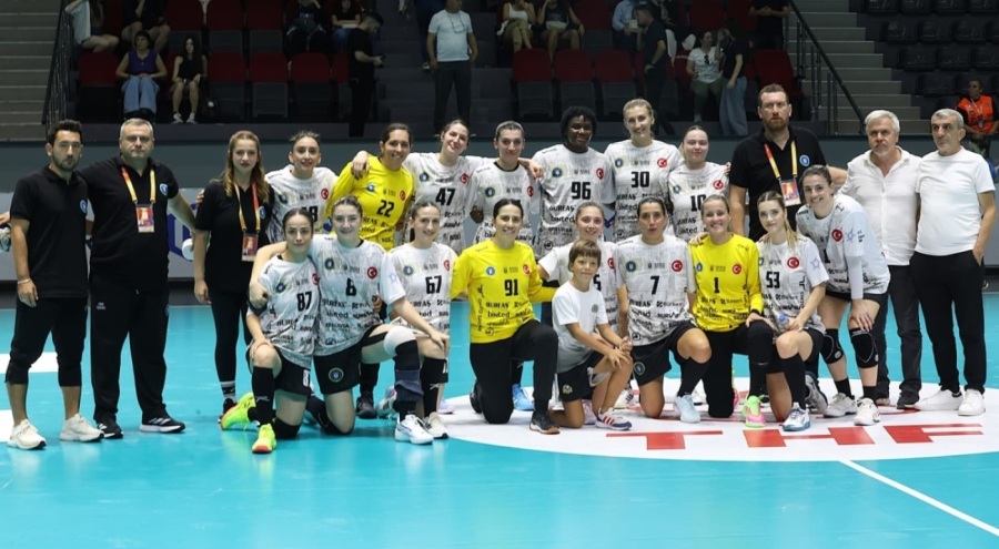 Büyükşehir hentbol takımı finalde