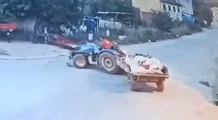 Bursa'da traktörün altında kalan çocuğun görüntüleri ortaya çıktı