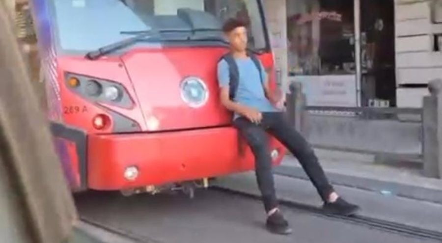 Tramvayla tehlikeli oyun