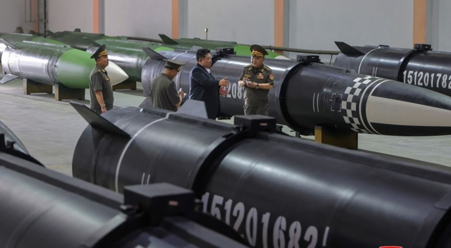 Kuzey Kore lideri Kim Jong-Un, yeni füze fabrikasını denetledi