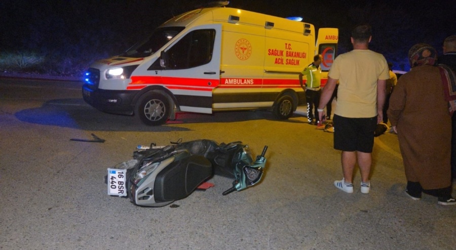 Bursa'da motosiklet otomobille çarpıştı, 2 kardeş yaralandı