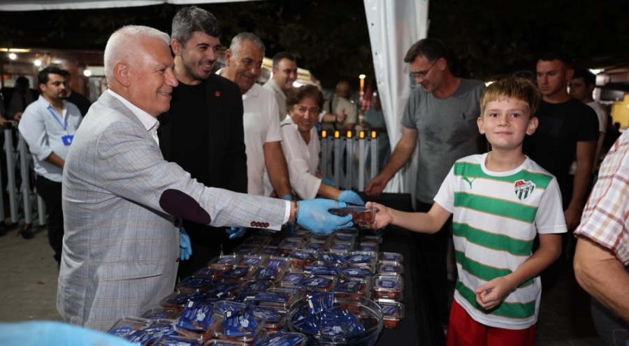 Başkan Bozbey: "Mevlid Kandili, tüm hemşehrilerimize ve insanlığa hayırlar getirsin"