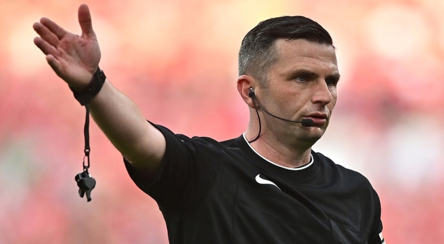 Türkiye - İspanya maçının hakemi Michael Oliver oldu