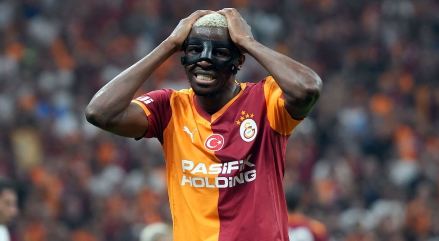 Victor Osimhen'in ayak bileğinde gerilme tespit edildi