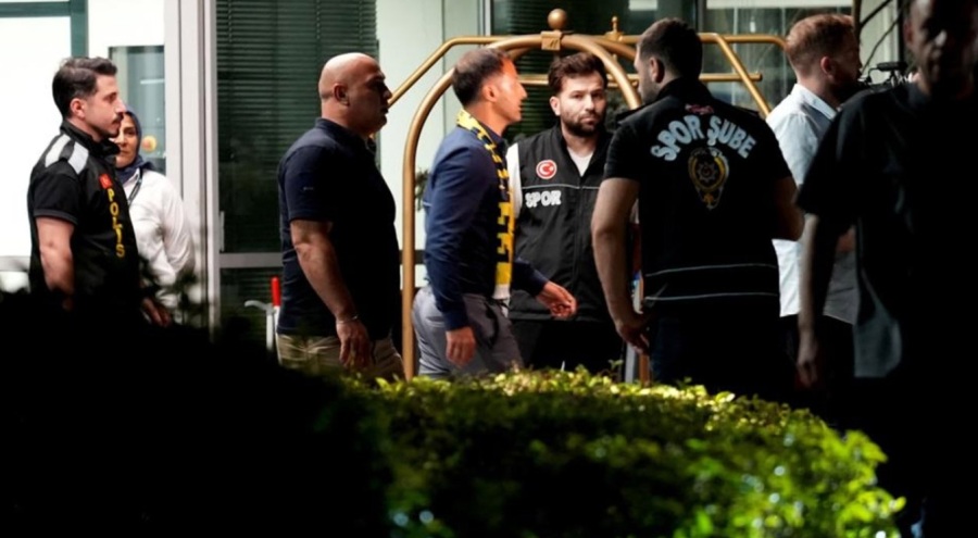 Fenerbahçe'nin yeni teknik direktörü Domenico Tedesco, İstanbul'a geldi