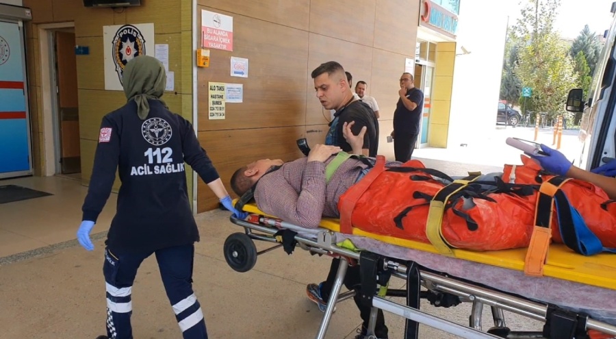 Üzerine sunta düşen işçinin bacakları kırıldı