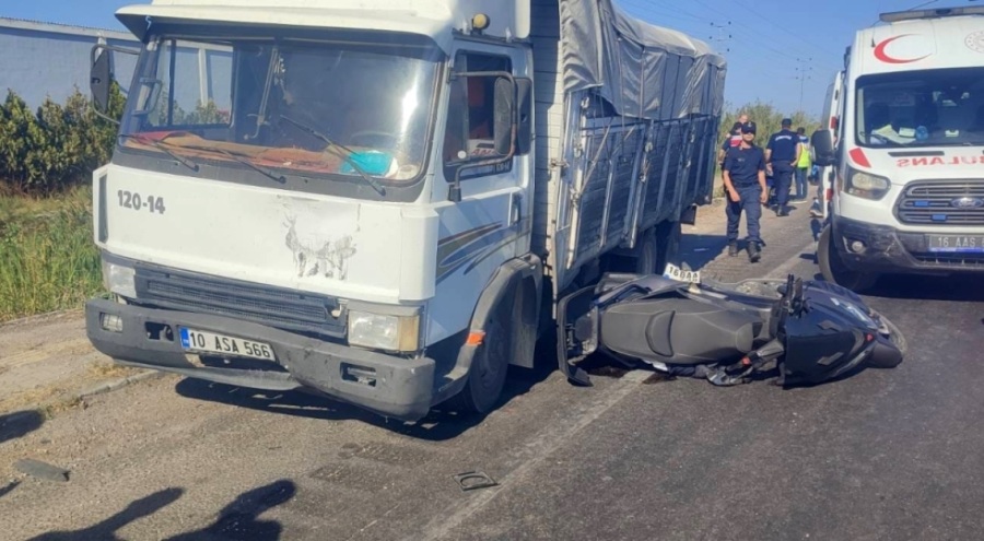 Kırmızı ışıkta feci kaza: 1 ölü, 1 yaralı