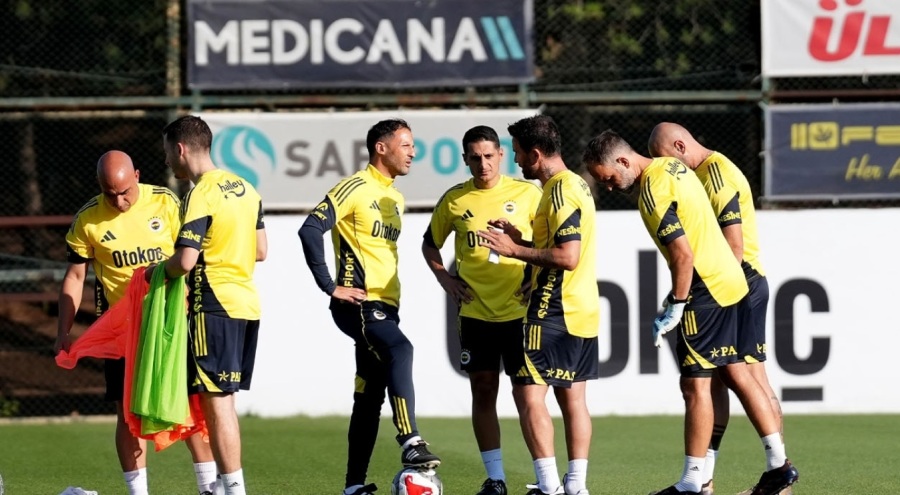 Tedesco, Fenerbahçe'nin başında ilk antrenmanına çıktı