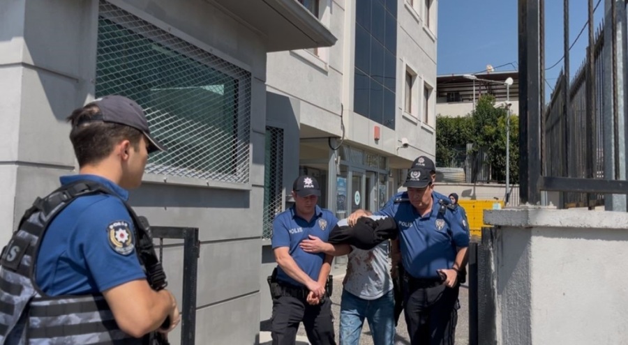 27 yıl 10 ayla aranan 16 yaşındaki şüpheliyi polis yakaladı