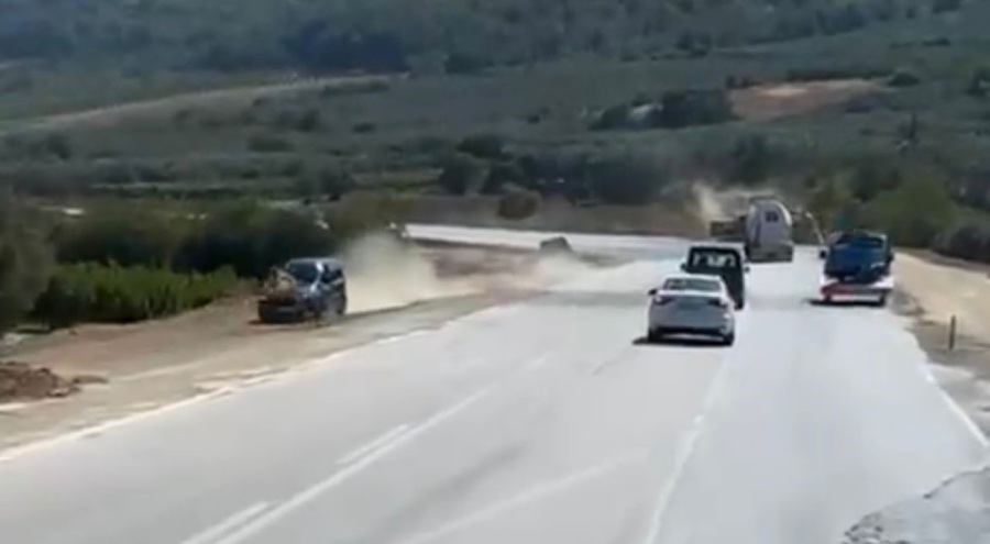 İznik'te kamyonet tarlaya uçtu, sürücü yara almadan kurtuldu