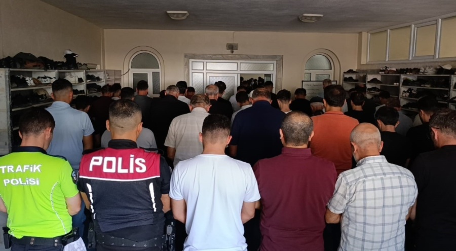 Şehit Emniyet Müdürü Muhsin Aydemir için İnegöl'de gıyabi cenaze namazı kılındı