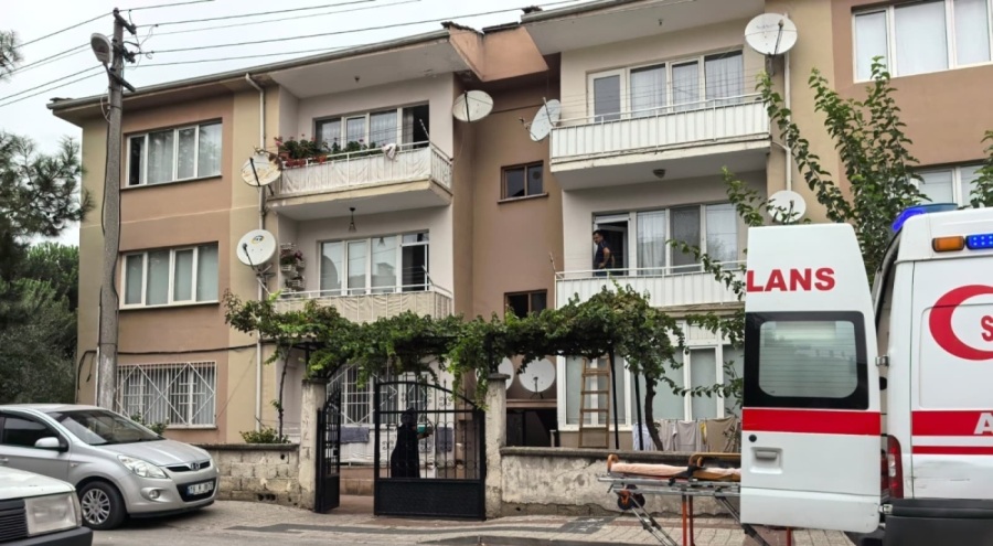 Bursa'nın İnegöl ilçesinde 53 yaşındaki Recep Çetinkaya, evinde ölü bulundu.